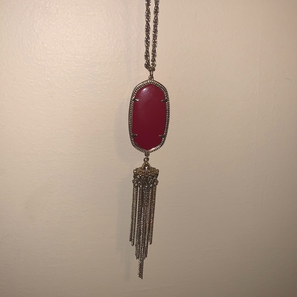 Kendra Scott Rayne Gold necklace in Red - Picture 2 of 4